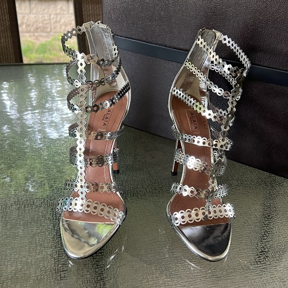 Alaia Leather Cage Shoes - Picture 9 of 12